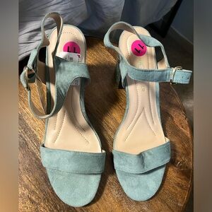 NWTS size 11 womens 3” inch heel ankle strap snakeskin reptile scale print suede